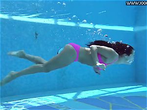 molten Russian Jessica Lincoln in the pool